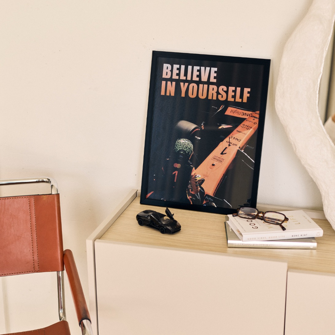 Постер «Believe in yourself» з болідом McLaren